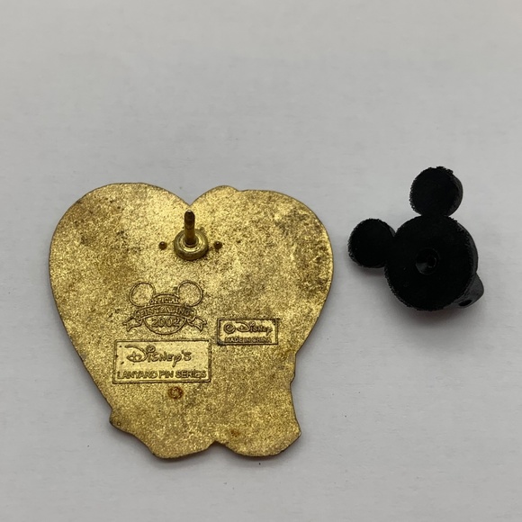 Vintage Disney 2002 Lanyard Pin Trading Series Pochahontas John Heart Lapel Pin - Picture 5 of 6